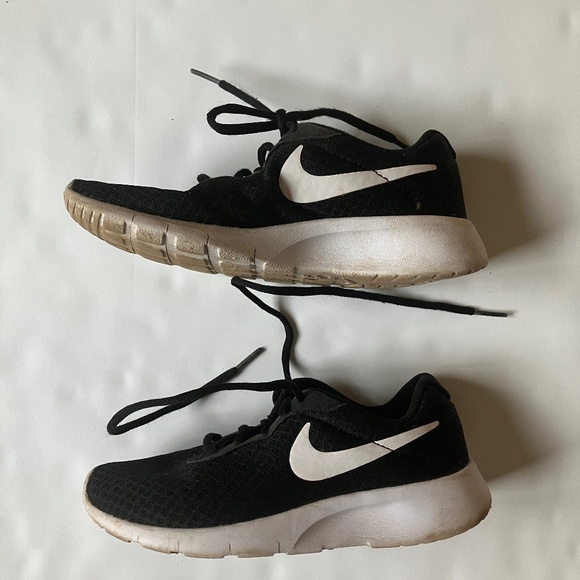 Kids Size 3 Running Shoes - Picture 1 of 3